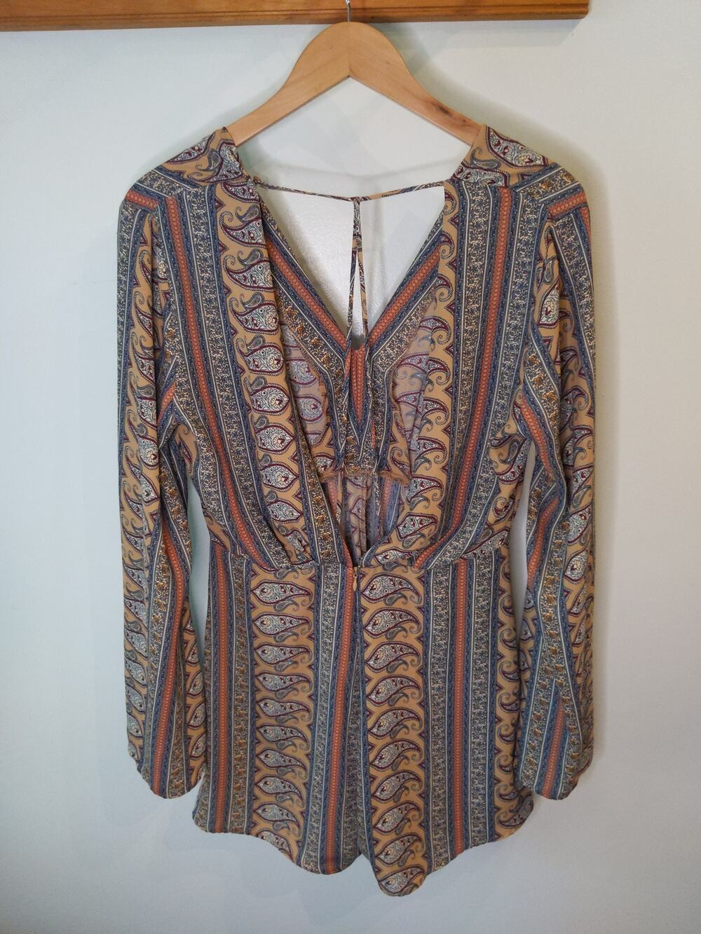 LUSH Paisley Print Romper Long Sleeve Boho Tie Back Size L Tan Brown Burgundy